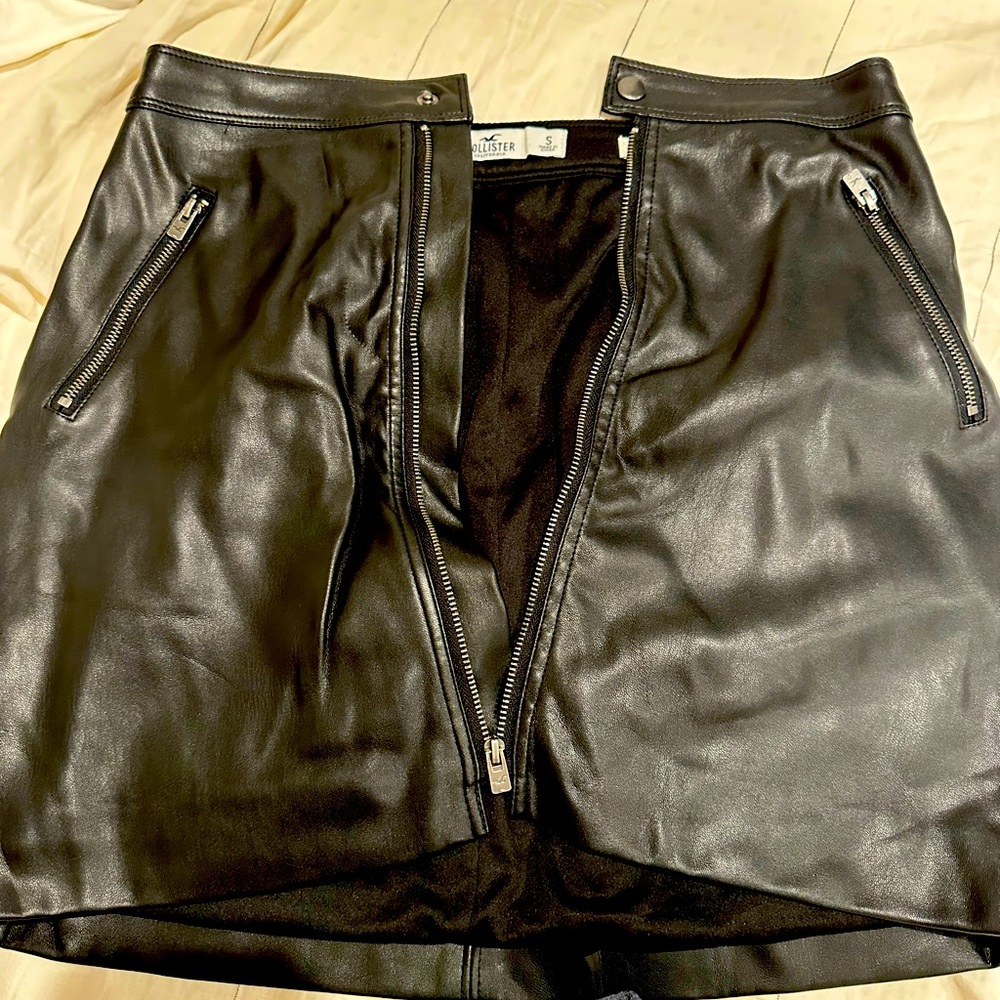 hollister faux leather skirt S